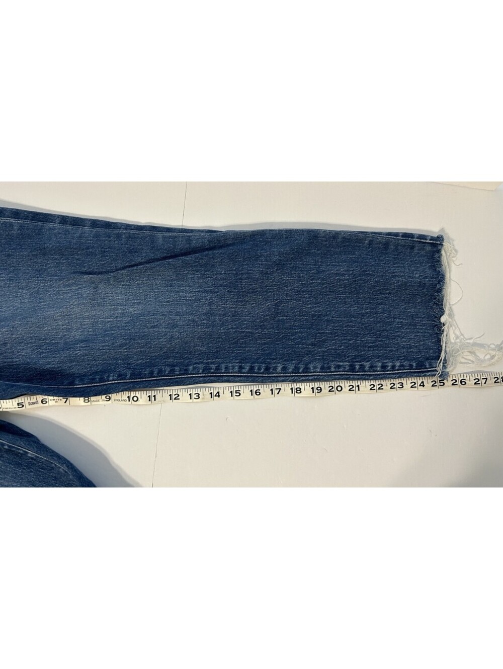 J Crew Essentials Straigh Leg Jeans Women's 30 - Raw Hem Medium Wash - Picture 8 of 8